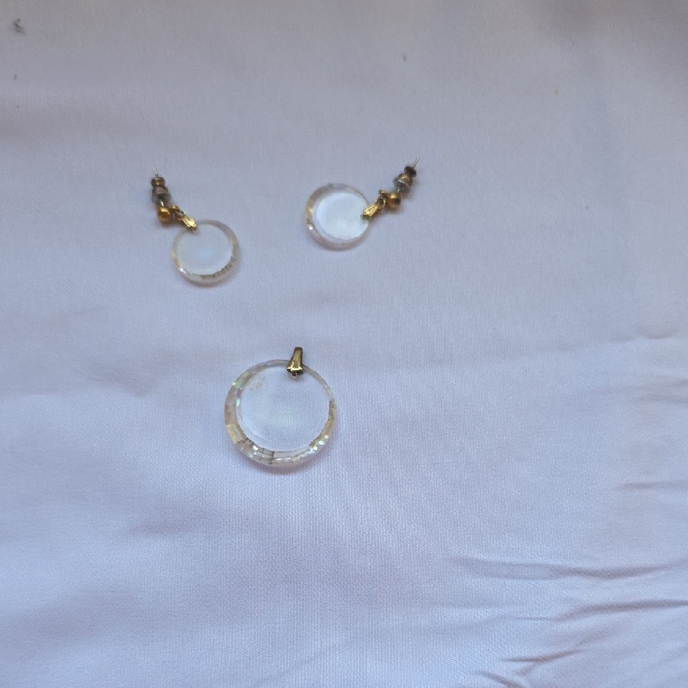 Elegant Gold and Crystal Jewelry Set